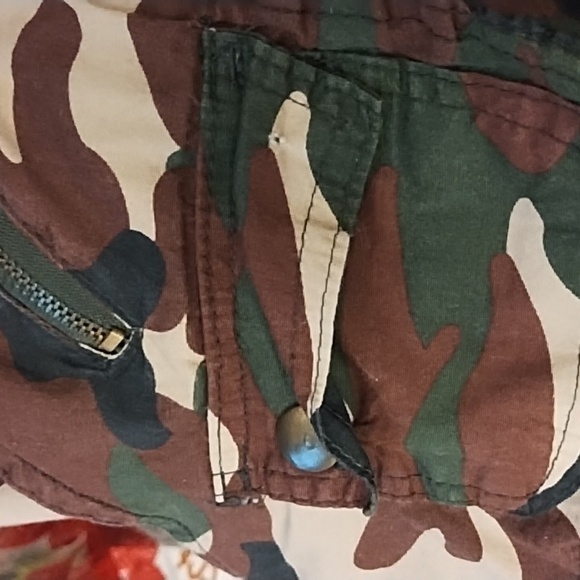 Helium wm camouflage burgundy green and beige utility drawstring shorts size XL - Picture 12 of 12